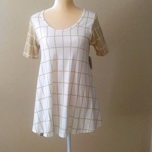 🍁LulaRoe perfect T top